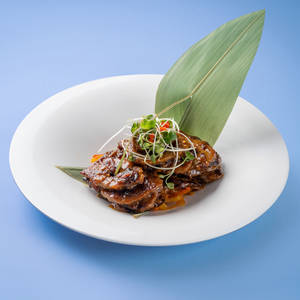 Sliced Tenderloin In Mongolian Style Sauce
