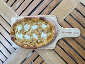 Oval 10"x6" Sourdough Chicken Red Pesto Pizza