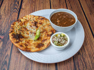 Lali Special Kulcha With Pindi Chana 
