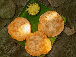 Poori With Side Dish (3 Pcs)