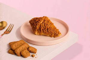 Lotus Croissant