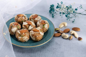 Gond Laddu