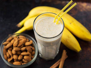 Honey Banana Almond Smoothy