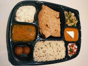 Veg Punjabi Style Thali With Kesariya Kheer