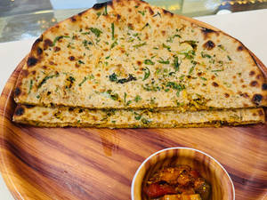 Aloo Parantha Tandoori With Pickle Tandoor
