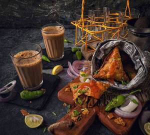 Adrak wali chai with Samosa (5pcs)