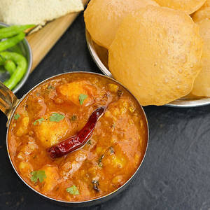 Poori Bhaji 4 Pcs