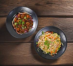 Veg chowmein with veg manchurian [4 pieces]