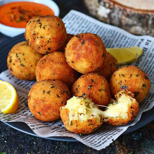 Cheese Balls (10 Pcs)