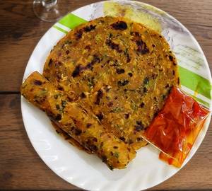 3 Thepla with lehsun chutney