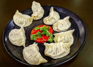 Steam Veg Momos (8 Pcs)