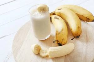 Banana Dates Lassi