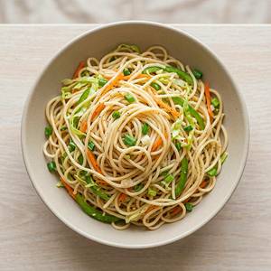 Hakka Noodles (500 ml)