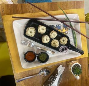 Chicken Pan Fried Momos [6 Pieces]