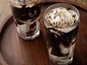 Hot Chocolate Fudge Sundae