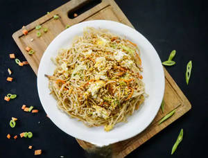 Egg Garlic Hakka Chowmein Dry
