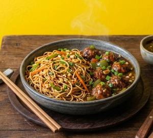 Chilly Garlic Noodles With Manchurian