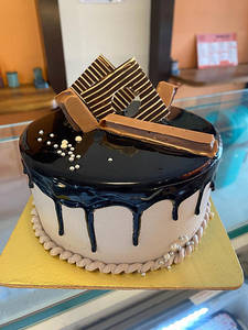Chocolate Kitkat Cake