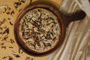 Tartufo Nero Thin Pizza (25 Cm)