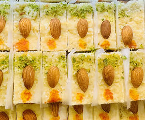 Mast Cake