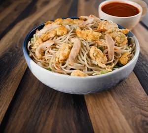 Egg Chicken Hakka Noodles