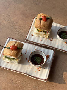 Mumbai Vada Pav