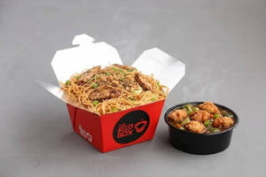 Hakka Noodles Chicken & Chicken Manchurian ( Little Box )