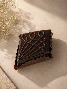 Eggless Belgian Chocolate Buttercream Triangle Pastry [100 G]