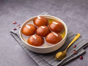 GULAB JAMUN