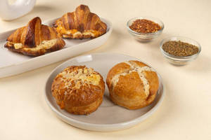 Combo Of 2 Mini Buns + 2 Croissants