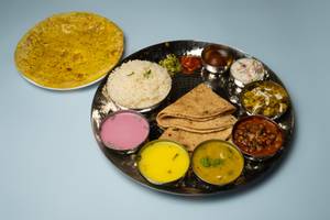 Puran Poli Thali
