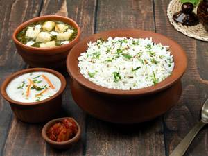 Jeera Rice Bowl with Palak Paneer Curry