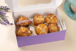Mini Buns And Croissant Combo (4 Mini Buns + 2 Sweet Croissants)