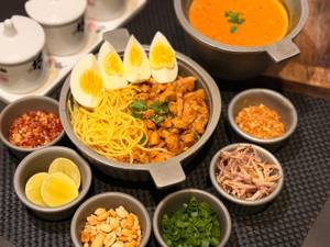 Chicken Khao Suey