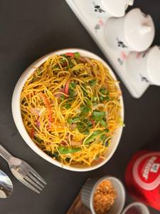 Veg Hakka Noodles