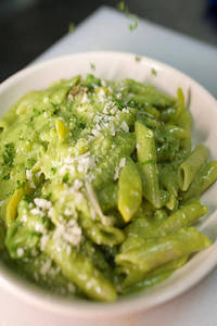 Creamy Pesto / Sundried Tomatoes