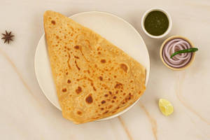 Tikona Paratha