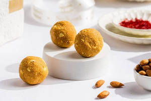 Desi Ghee Besan Laddu