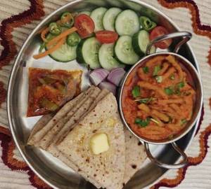 Sev Tamatar Thali
