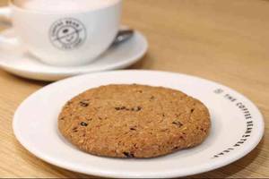 Cinnamon Oatmeal & Blackcurrant Cookie