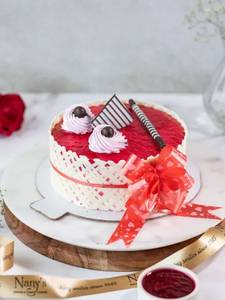 Strawberry Delight Cake