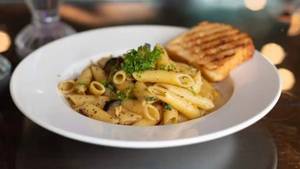 Aglio E Olio Pasta