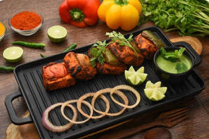 Achari Paneer Tikka (6 Pcs)