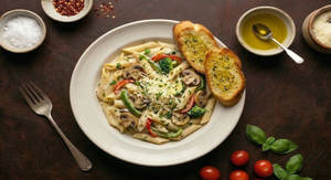 Penne Alfredo Veg
