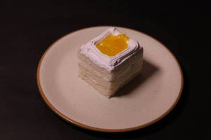 Pineapple Pastry [1 Piece]