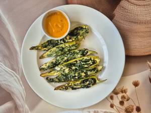 Spinach And Cheese Stuffed Chillies