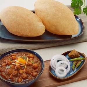 Chole Bhature[280G,2 Bhature] With Thums Up Soft Beverage[300 Ml]