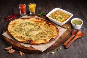 Amritsari Aloo Pyaz Kulcha Meal