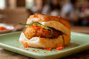Bombay Vada Pav (1 Piece)