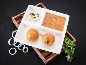 Aloo Bonda ( 2Pcs.) With Sambhar Chutney